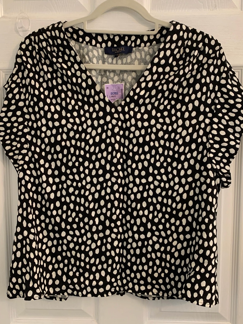 Rachel Black Short-Sleeve V-Neck Tee with White Dot Print. Size large $10